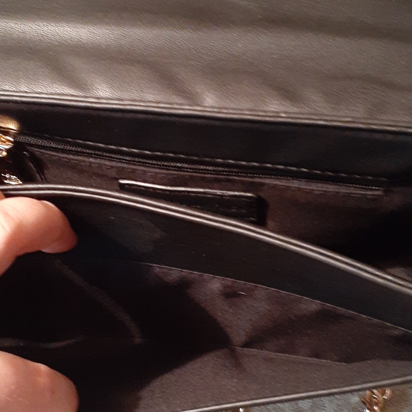 Rare Black and Gold Badgley Mischka Handbag (1) - Picture 6 of 11